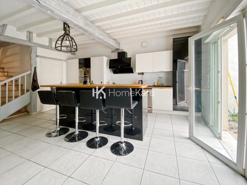 Maison - 180 m² - 6 pièces