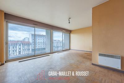 Appartement - 95 m² - 5 pièces