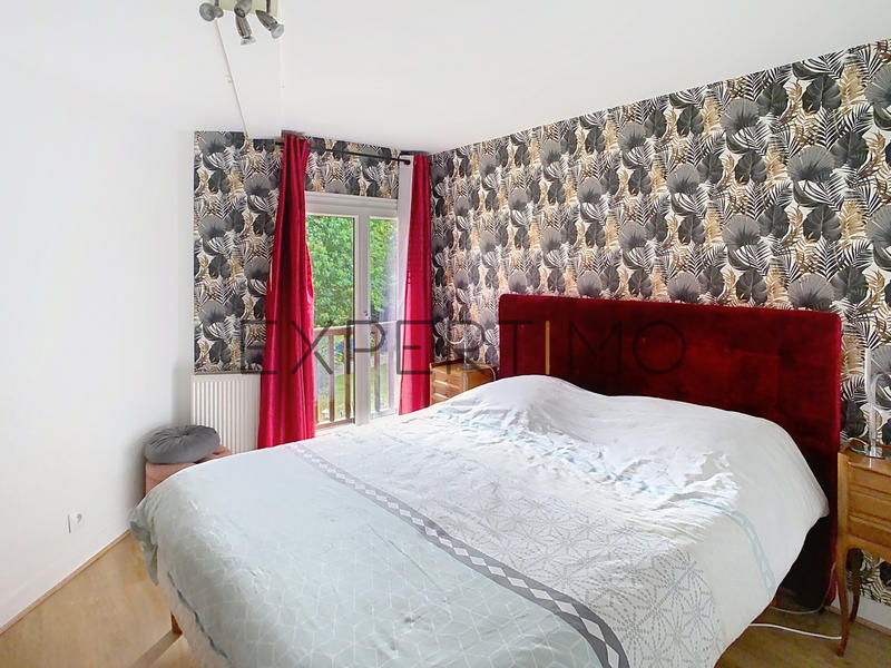 Maison - 218 m² - 9 pièces