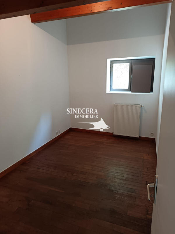 Maison - 250 m² - 8 pièces