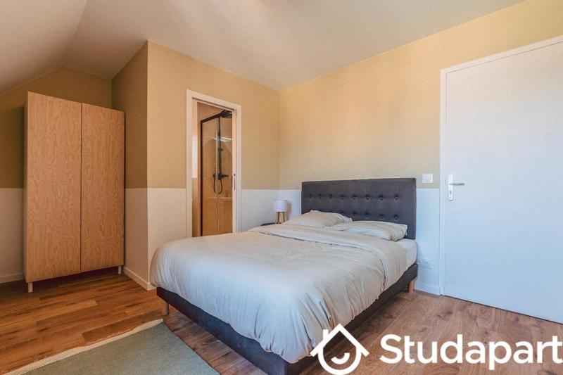 Chambre - 10 m² - 1 pièce