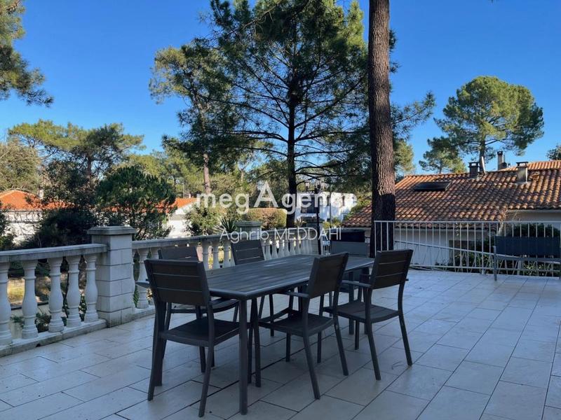 Maison - 178 m² - 10 pièces