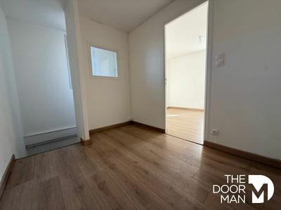 Maison en pierre - 80 m² - 4 pièces