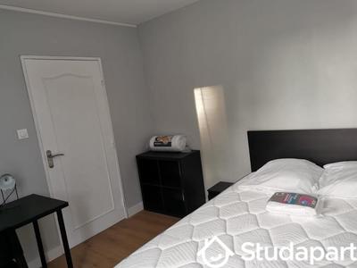 Chambre - 11 m² - 1 pièce