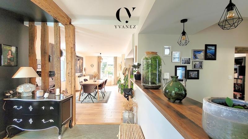 Maison - 180 m² - 7 pièces