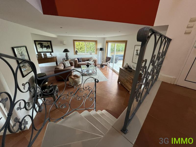 Maison contemporaine - 190 m² - 8 pièces