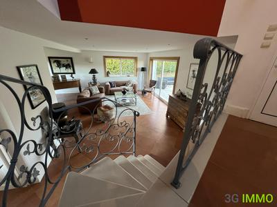 Maison contemporaine - 190 m² - 8 pièces