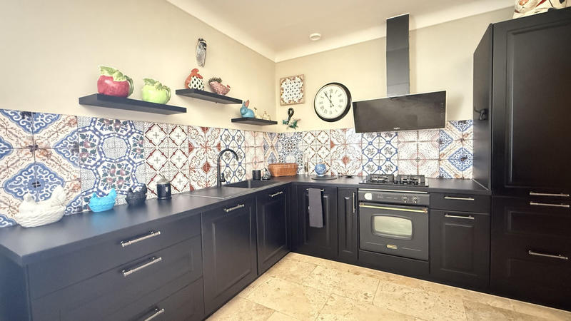 Maison - 220 m² - 7 pièces