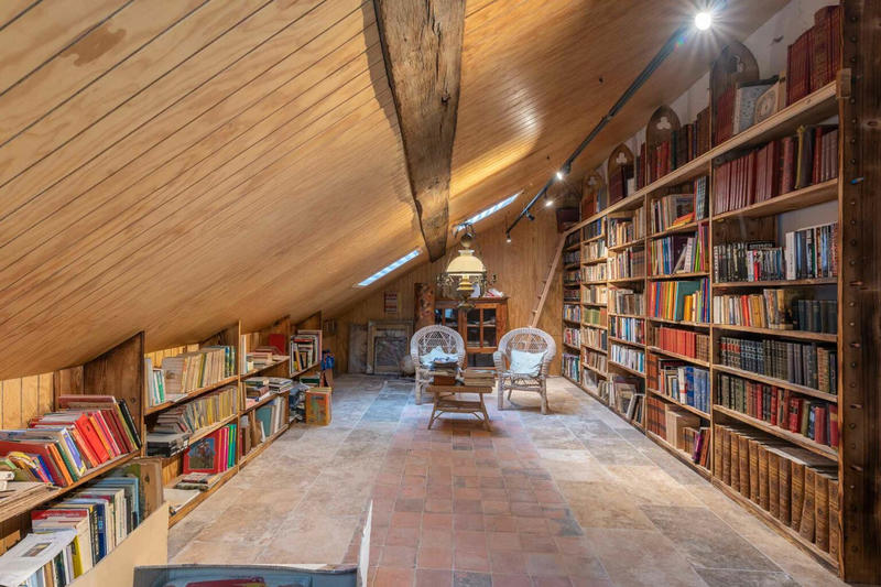 Château - 670 m² - 15 pièces