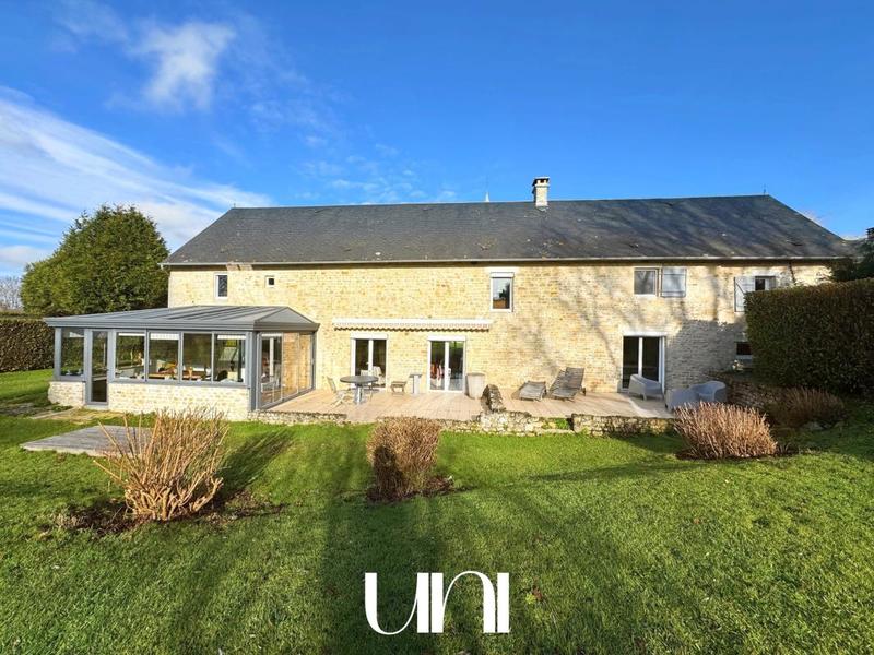 Maison - 220 m² - 5 pièces