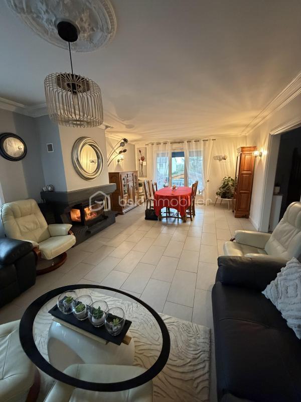 Maison traditionnelle - 145 m² - 7 pièces