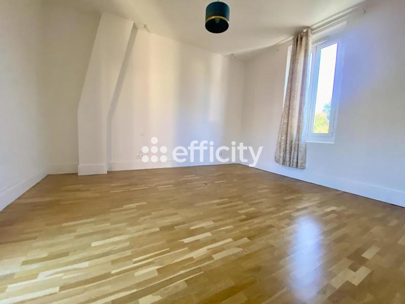 Maison de ville - 255 m² - 7 pièces