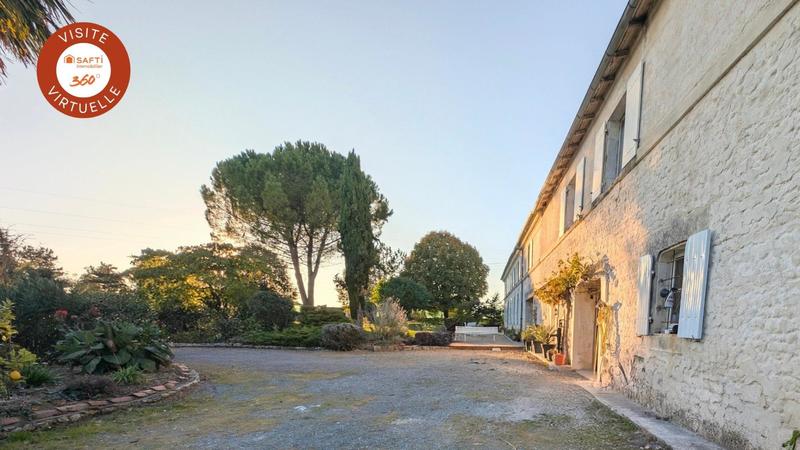 Maison - 292 m² - 8 pièces