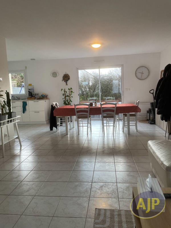 Maison - 83 m² - 4 pièces