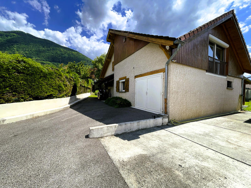 Maison - 211 m² - 7 pièces