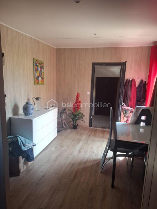 Maison traditionnelle - 1 260 m² - 6 pièces