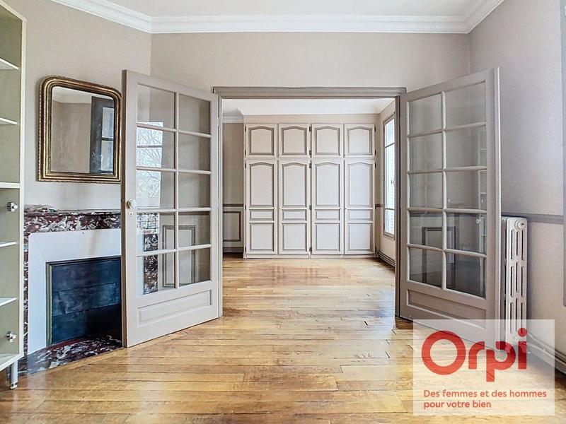 Appartement - 102 m² - 6 pièces