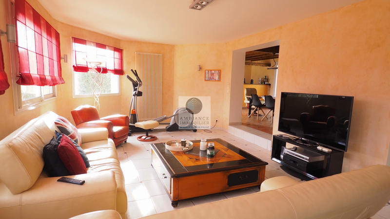 Maison - 222 m² - 9 pièces