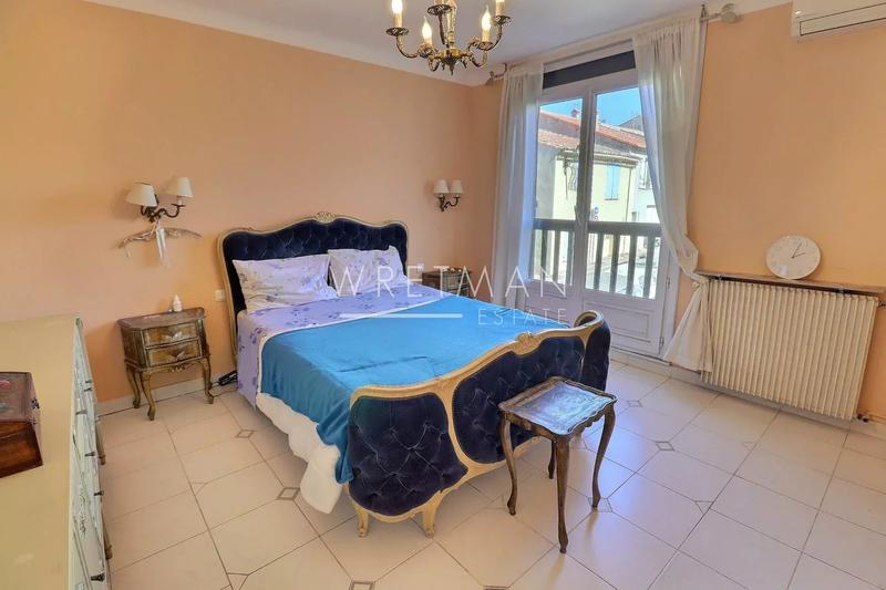 Maison de village - 225 m² - 9 pièces