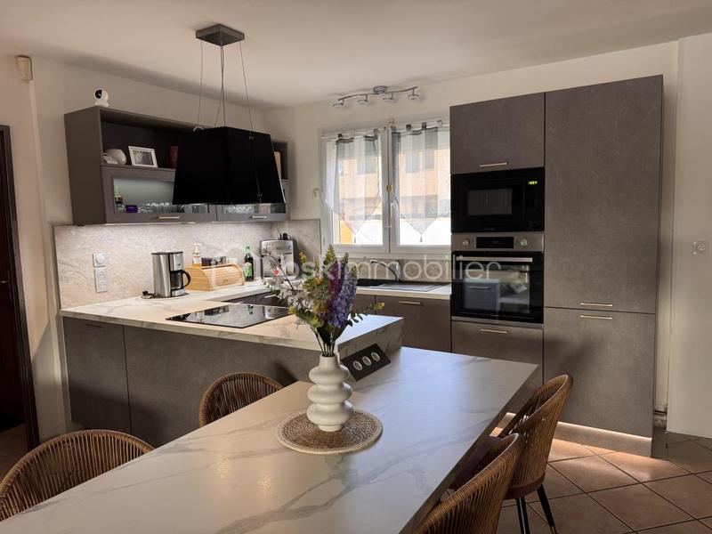 Maison - 110 m² - 5 pièces