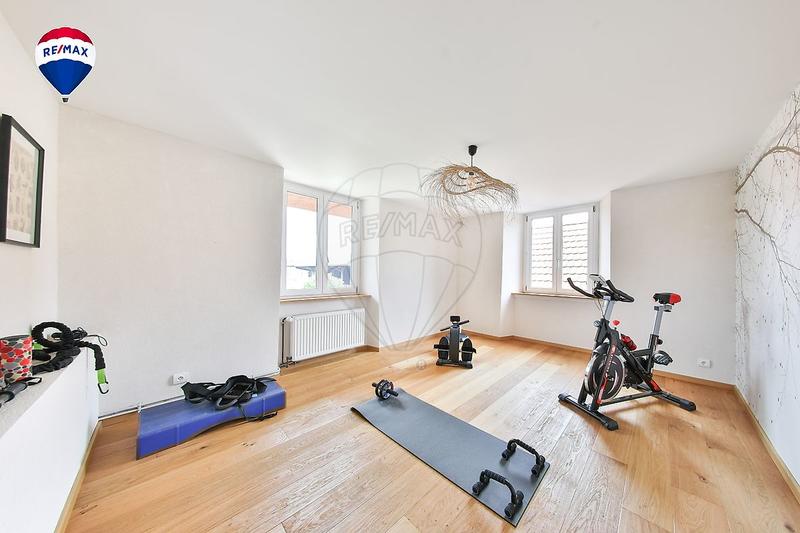 Maison - 243 m² - 7 pièces