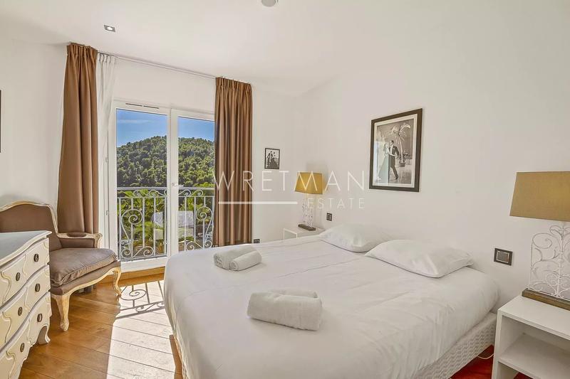 Villa - 400 m² - 10 pièces