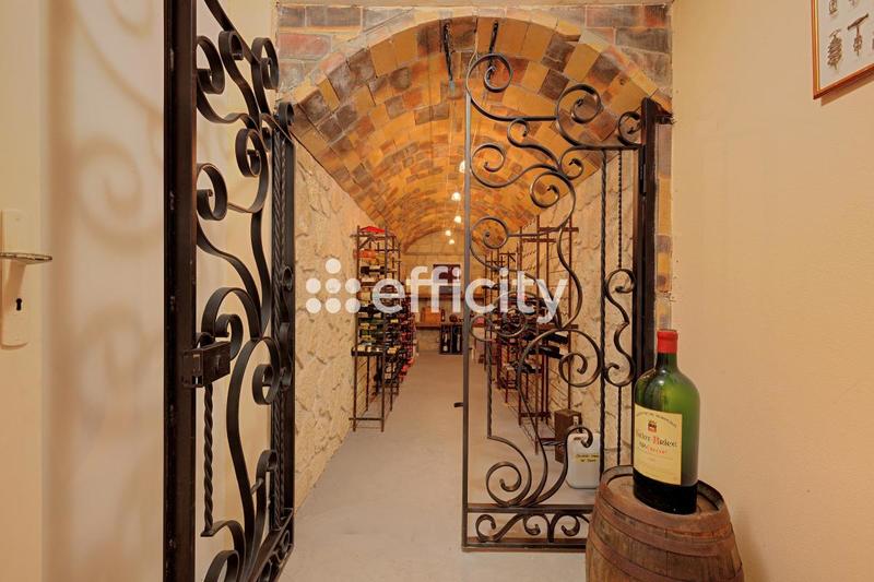 Pavillon - 222 m² - 8 pièces