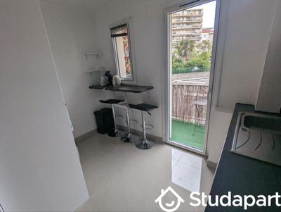 Chambre - 9 m² - 1 pièce