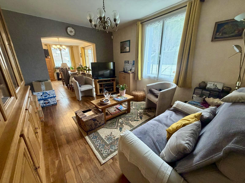 Maison - 96 m² - 5 pièces