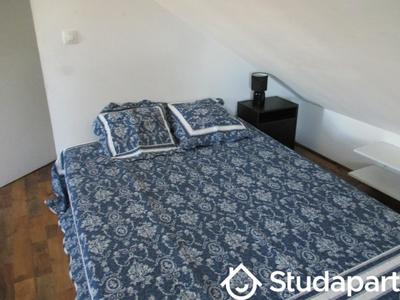 Chambre - 11 m² - 1 pièce