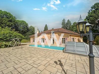 Villa - 548 m² - 22 pièces