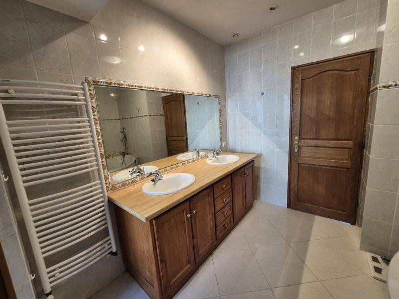 Duplex - 240 m² - 4 pièces