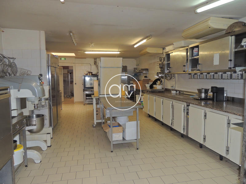 Fonds de commerce - Local commercial - 167 m²