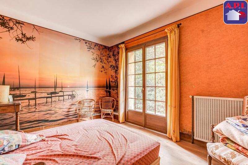 Maison - 216 m² - 7 pièces