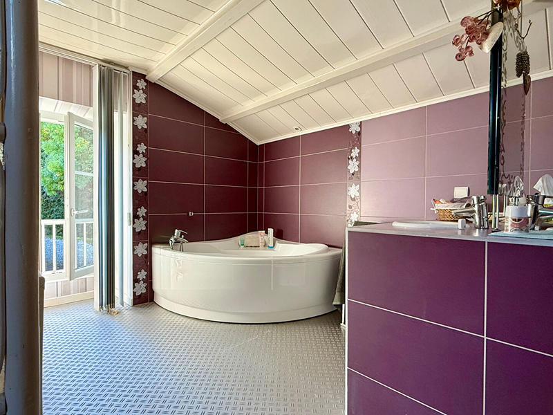 Maison - 197 m² - 7 pièces