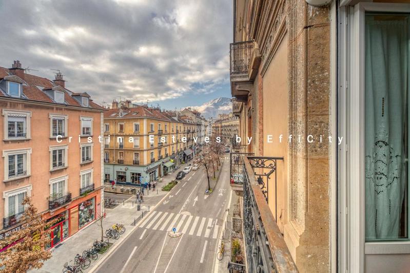 Appartement - 77 m² - 3 pièces