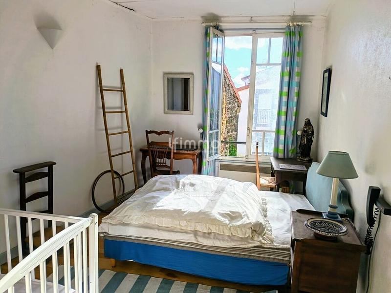 Propriété - 198 m² - 10 pièces