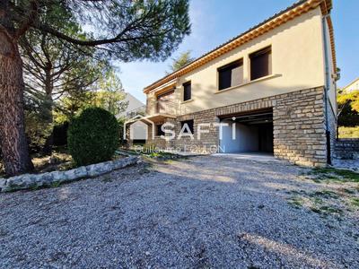 Maison - 134 m² - 6 pièces