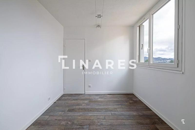 Appartement - 100 m² - 5 pièces