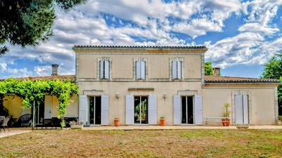 Villa - 268 m² - 8 pièces