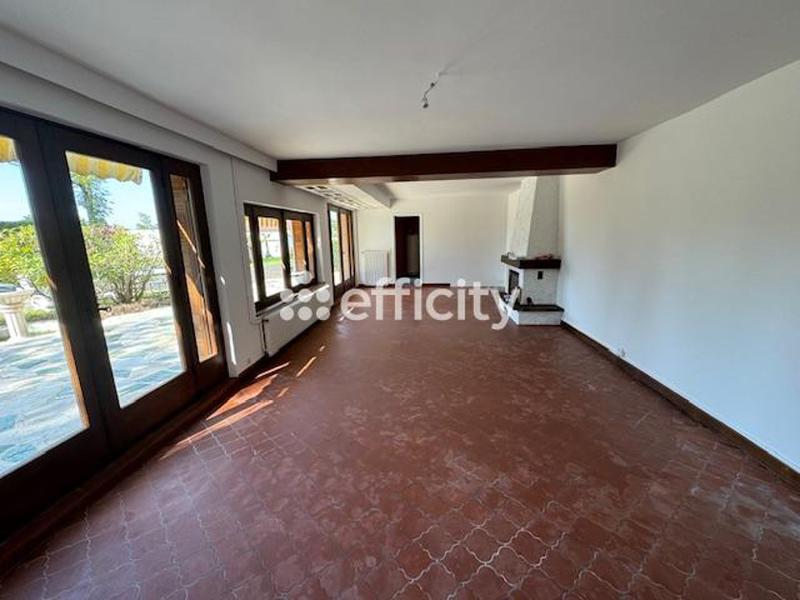 Maison - 200 m² - 8 pièces