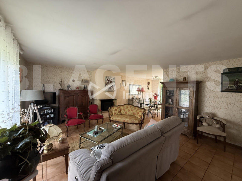 Maison traditionnelle - 193 m² - 8 pièces