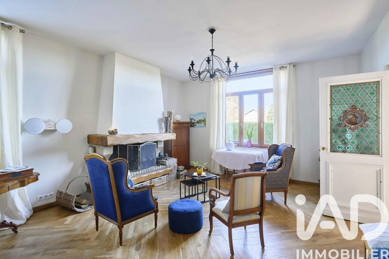 Maison - 220 m² - 8 pièces