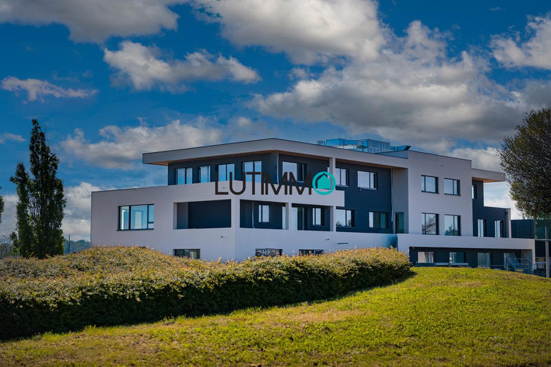 Local d'activités - 75 m²