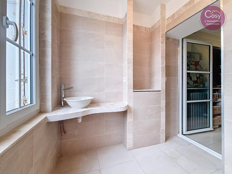 Maison - 229 m² - 7 pièces