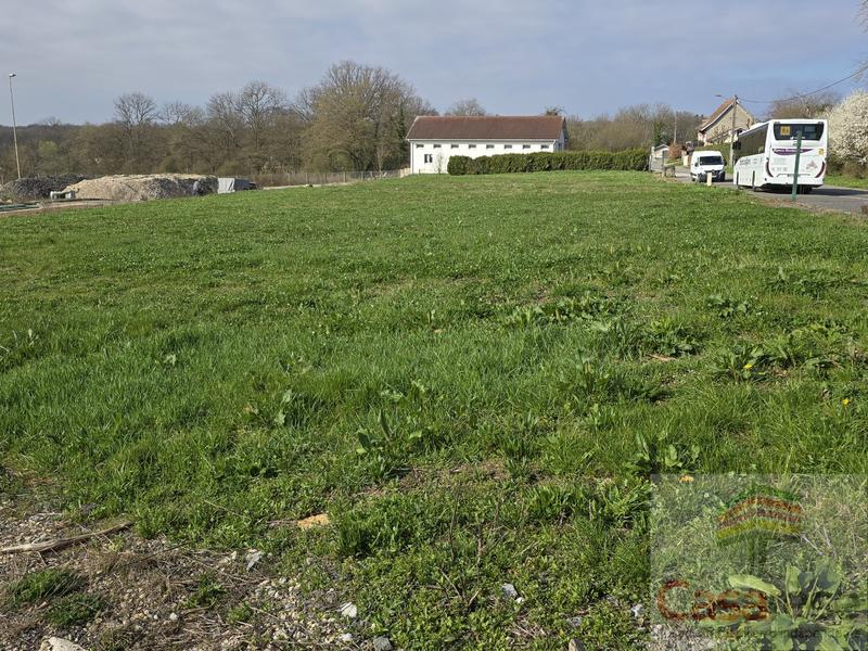 Terrain constructible - 800 m²