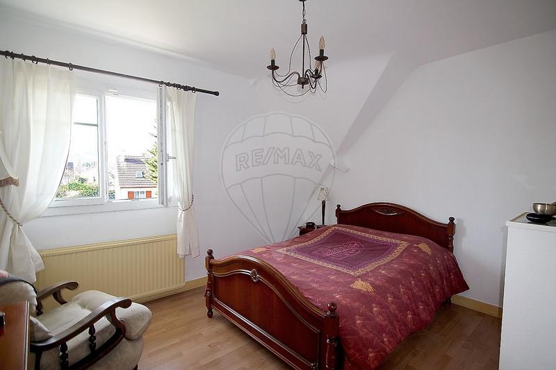 Maison - 137 m² - 6 pièces