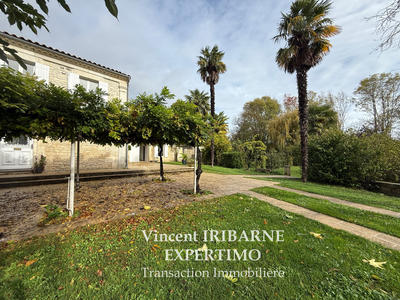 Propriété - 245 m² - 8 pièces