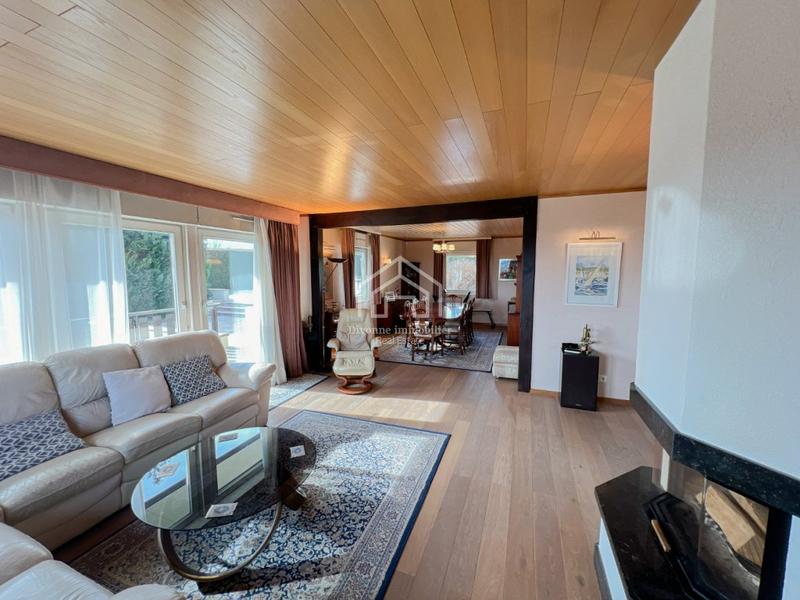 Villa - 196 m² - 9 pièces