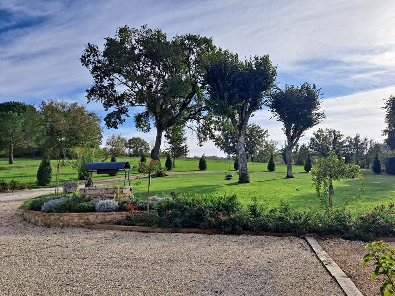 Maison - 557 m² - 16 pièces